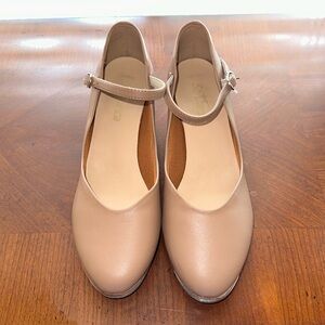 High heeled tap shoe. Size 6.